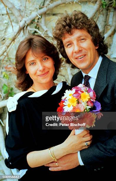 Michael Schanze, Monika Schanze,, Hochzeit; in Monaco, 08. April 1983, Blumen, Braut, Bräutigam, Showmaster, Entertainer, Sänger, Promi, Promis,...