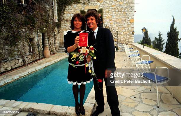 Michael Schanze, Monika Schanze,, Hochzeit; in Monaco, 08. April 1983, Blumen, Braut, Bräutigam, Pool, Showmaster, Entertainer, Sänger, Promi,...