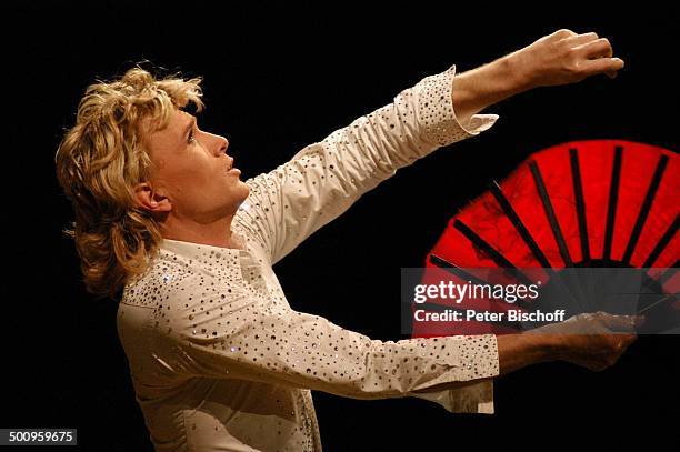 Hans Klok, Russischer Staatscircus, München, , Zirkus, Staatszirkus, Auftritt, Bühne, Magier, Zauberer, Zaubertrick, Promi Promis, Prominente, P.-Nr....