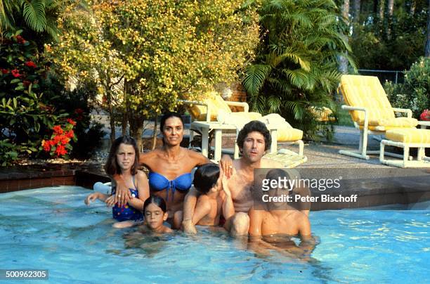 Daliah Lavi-Gans Tochter Kathy, Söhne; Alexander, Steven, Rouven, Ehemann Chuck; Gans, Miami/Florida/Amerika/USA, Familie,; Homestory, Swimming-Pool,...