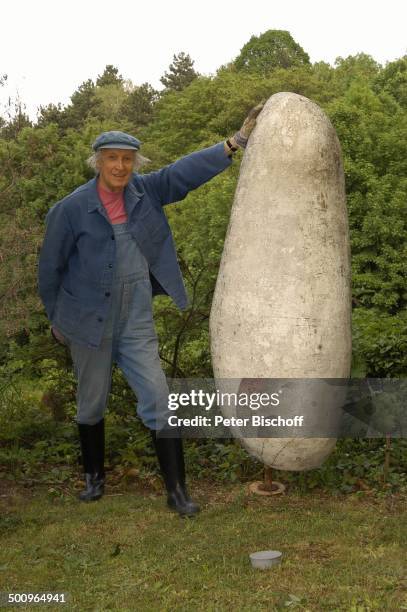 Ernst Stankovski, Ferienhaus in Klosterneuburg bei Wien/Österreich, , Musiker, Schauspieler, Garten, Pflanze, Gartenarbeit, Arbeitshandschuhe,...