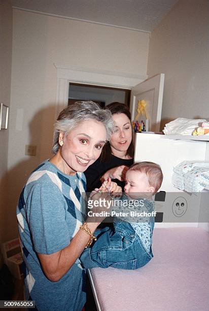 Daliah Lavi-Gans , Tochter Kathy Rothman,; Enkeltochter Sophie, Homestory, Brookline; , USA/Amerika, Promi, Foto: P.Bischoff, (Photo by Peter...