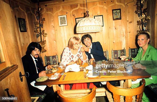 Roy Black,, Ehefrau Silke Vagts , Trauzeuge; Bruder Walter Höllerich, Trauzeugin Ellen; Rupp, Restaurant "Käfer"/München, Bayern, Deutschland,...