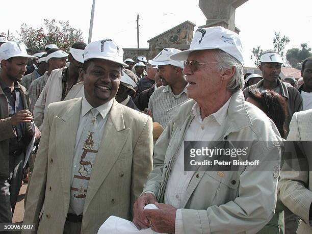 Karlheinz Böhm, Äthiopier, Landes-Presse,; Eröffnung des "Mettu-Karl-Hospitals",; finanziert durch die Äthiopienhilfe; "Menschen für Menschen" von...