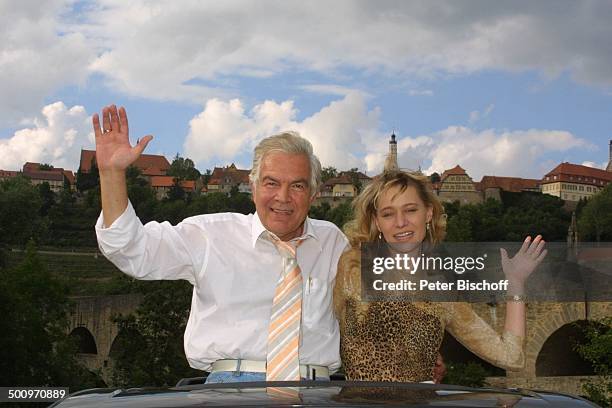 Claus Wilcke, Ehefrau Janine Amann, Rothenburg ob der Tauber, , Schauspieler Promi, P.-Nr.: 764/2004, HS; Foto: P.Bischoff/CD; Veröffentlichung nur...