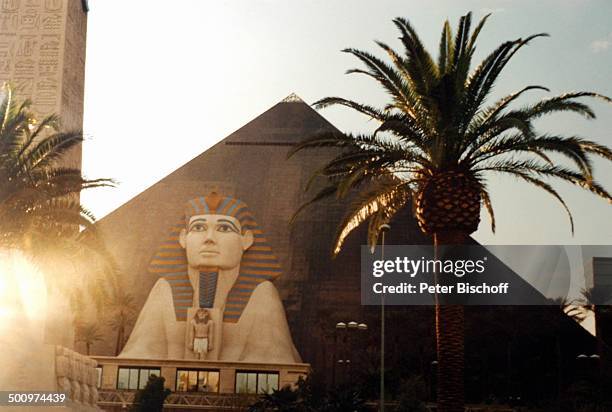Reise, Hotel "Luxor", Pyramide, Spinx, Spinxh, Palme, Palmen, Las Vegas, Nevada, USA, Amerika, , P.-Nr.: 1008/2000, BB; Foto: P.Bischoff/SC;...