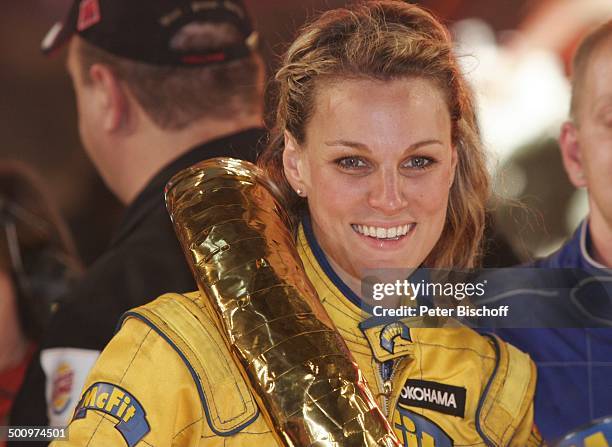 Christina Surer , Pro 7-"TV Total Stock Car Challenge" 2006, Gelsenkirchen, Deutschland, , P.-Nr. 1476/06, "Veltins Arena", Siegerehrung, Overall,...