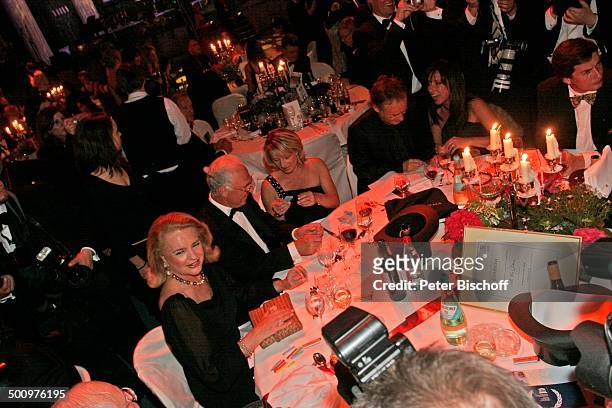Franz Beckenbauer, Ehefrau Sybille, Reinhold Beckmann Ehefrau Kerstin, , Charity-Veranstaltung, 10. "Unesco-Benefiz-Gala", Köln Deutschland, Europa,...