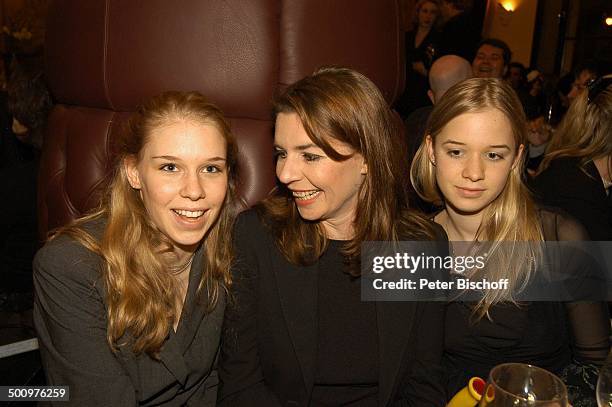 Dana vavrova , Tochter Janina Vilsmaier , Tochter Therese Vilsmaier , Aftershow-Party nach Verleihung, "Bayerischer Filmpreis", München, . P.-Nr....