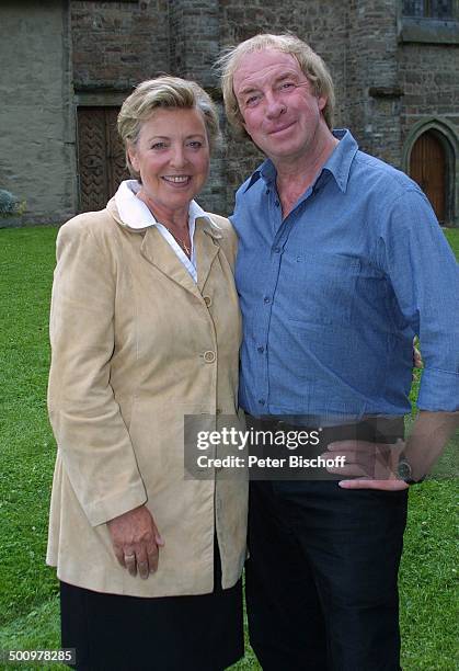 Marie-Luise Marjan, Ulrich Pleitgen, ARD-Film "Dem Himmel sei Dank", alter Titel "Carlas Sieg", Kloster Oelinghausen, Sauerland, , ; Schauspieler,...