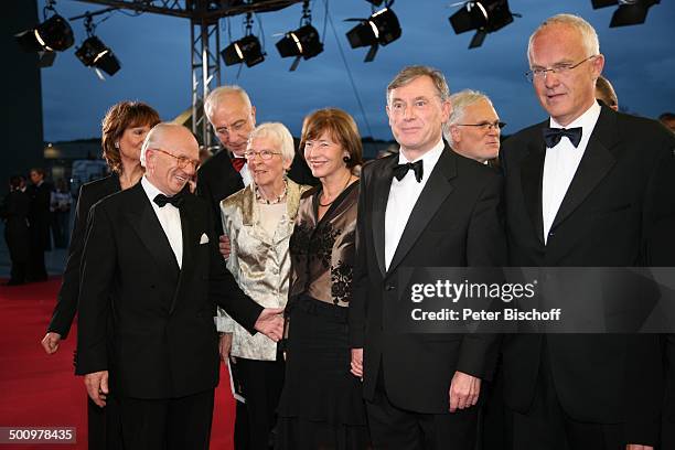 Jürgen Rüttgers , Bundespräsident Horst Köhler , Ehefrau Eva , WDR-Intendant Friedrich Nowottny , Ehefrau Gisela , Name auf Wunsch, ARD-Gala...