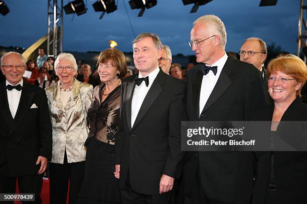 Jürgen Rüttgers mit Ehefrau , Bundespräsident Horst Köhler , Ehefrau Eva , WDR-Intendant Friedrich Nowottny , Ehefrau Gisela , ARD-Gala "Deutscher...