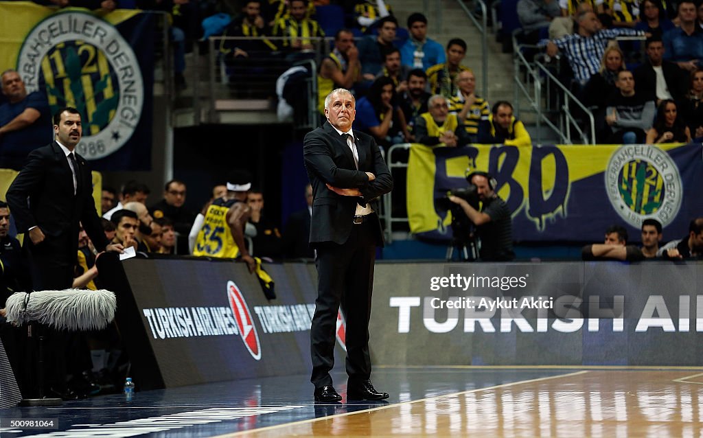 Fenerbahce Istanbul v Crvena Zvezda Telekom Belgrade - Turkish Airlines Euroleague