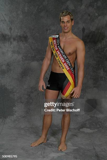 Tony Schirmer , Wahl zum "Mister Germany 2005/06", Linstow , Deutschland, , P.-Nr. 1649/2005, "Van der Valk Resort", Sieger, nackter Oberkörper,...