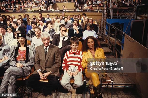 Thea Gottschalk, Rudi Carrell, Sohn Alexander, Ehefrau Anke, , ZDF-Show "Wetten, dass ...?" aus Berlin, Deutschland, Europa, Kind, Kinder,...