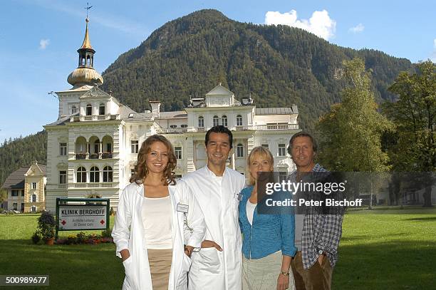 Julia Thurnau, Erol Sander, Anica Dobra, Sigmar Solbach , ARD-Reihe "Alpenklinik 2 - Eine Frage des Herzens", Lofer, Salzburger Land, Österreich,...