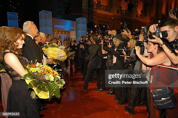 Fotografen beim "Bayerischen Fernsehpreis 2005", Bayerische Staatskanzlei, München, , Promi P.-Nr.: 744/2005, Preis, "Blauer Panther", Verleihung,...