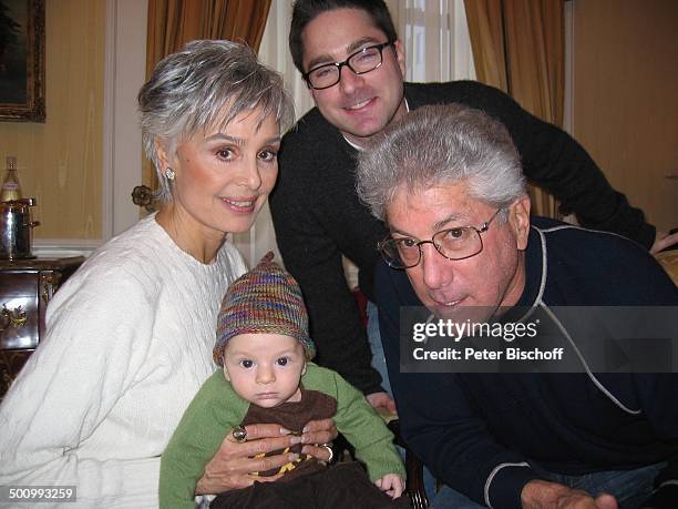 Daliah Lavi-Gans , Enkelsohn Levi Gans, dessen Vater, Stiefsohn Steven Gans, Ehemann Chuck Gans, New York/USA/Nordamerika, , Baby, Säugling,...