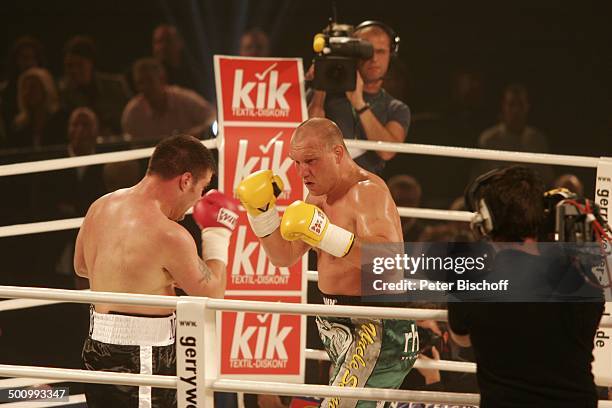 Axel Schulz , Brian "The Beast" Minto , Box-Kampf, A x e l S c h u l z Box-Comeback, Halle-Westfalen, Deutschland, , P.-Nr.: 1802/2006,...