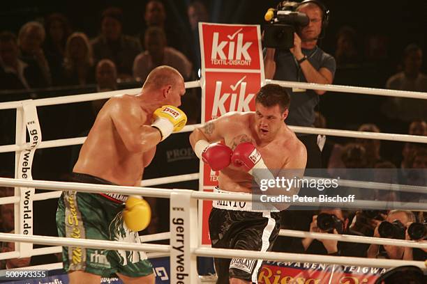 Axel Schulz , Brian "The Beast" Minto , Box-Kampf, A x e l S c h u l z Box-Comeback, Halle-Westfalen, Deutschland, , P.-Nr.: 1802/2006,...