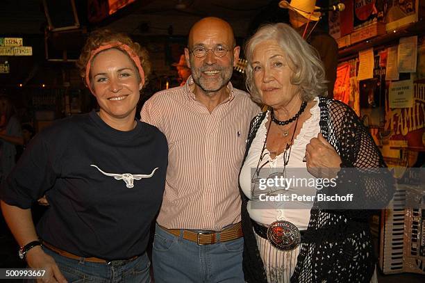 Ellen Schwiers , Tochter Katerina Jacob , deren Lebensgefährte Jochen Neumann, Party zum 75. Geburtstag von E l l e n S c h w i e r s, München/...