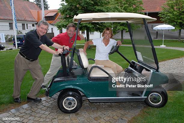 Uschi Glas, Frank Wössner , Dr. Matthias Esche , Golf-Veranstaltung "Bavaria Film Cup 2007", "Golfclub München Riedhof", München, Bayern,...