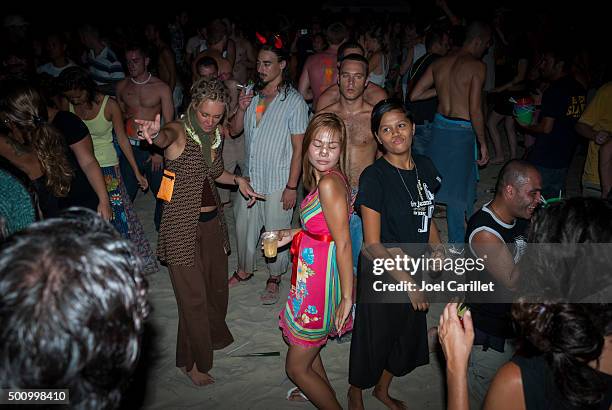 full moon party, ko phangan, thailand - full moon party stock pictures, royalty-free photos & images