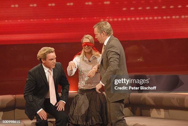 Stefan Mross, Ehefrau Stefanie Hertel, Moderator Johannes B. Kerner , ZDF-Jahresrückblick-Show "Menschen 2006", Halle 9 , München, Deutschland, ,...