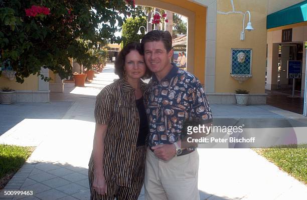Eva Kummeth, Ehemann Horst Hummeth, am Rande der Dreharbeiten zum ZDF-Film "Florida-Träume", Einkaufszentrum von Fort Myers, "Saks Fith Avenue", USA,...