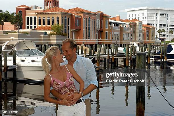 Jochen Horst, Ehefrau Tina Ciamperla, am Rande der Dreharbeiten zum ZDF-Film "Florida-Träume", Fort Myers, USA, Amerika, , P.-Nr.: 925/2005,...
