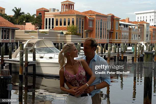 Jochen Horst, Ehefrau Tina Ciamperla, am Rande der Dreharbeiten zum ZDF-Film "Florida-Träume", Fort Myers, USA, Amerika, , P.-Nr.: 925/2005,...