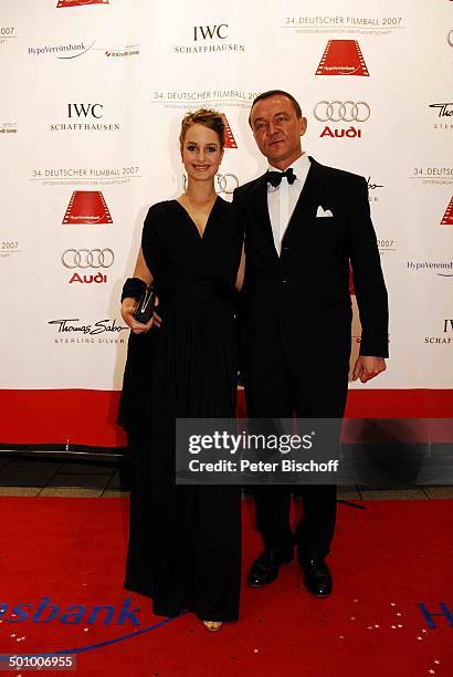 Lara Joy Körner, Ehemann Heiner Pollert, 34."Deutscher Filmball" , "Hotel Bayerischer Hof", München, Bayern, Deutschland, Roter Teppich, Abendkleid,...