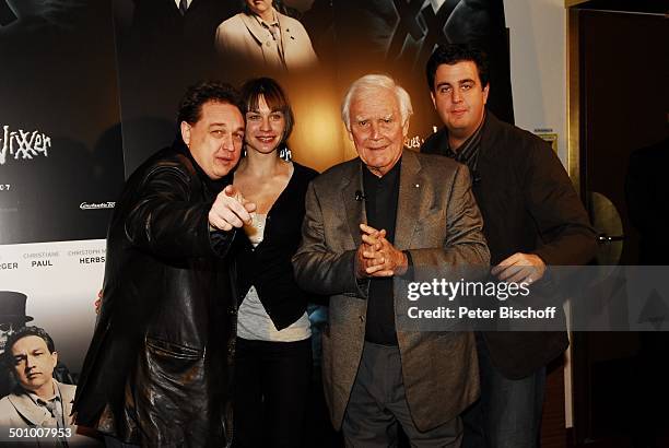 Joachim Fuchsberger , Oliver Kalkofe, Dr.Christiane Paul, Bastian Pastewka , Pressevorführung Kino-Film "Neues vom Wixxer", München, Bayern,...