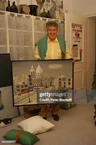 Volker Brandt, Homestory, Party-Vorbereitungen zum 70. Geburtstag von V o l k e r B r a n d t, München, Deutschland, , P.-Nr 1425/2005, Wohnzimmer,...