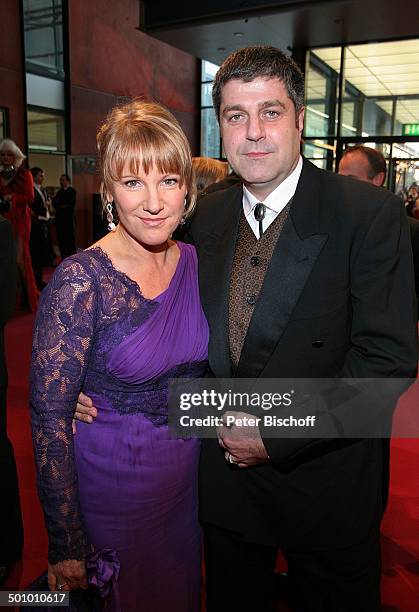 Mariele Millowitsch , Lebensgefährte Dr. Alexander Isadi, SAT.1-Gala "Deutscher Fernsehpreis 2005", Köln, Deutschland, , P.-Nr. 1246/2005,...