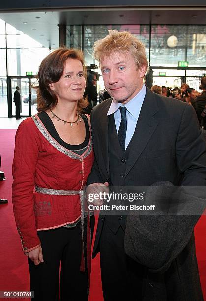 Jörg Schüttauf , Freundin Martina, SAT.1-Gala "Deutscher Fernsehpreis 2005", Köln, Deutschland, , P.-Nr. 1246/2005, "Coloneum", roter Teppich,...