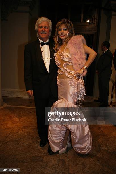 Gisela Muth, Ehemann Hans-Georg Muth, Gala 25.Frankfurter Opernball, Frankfurt, Hessen, Deutschland, Europa, "Alte Oper", Abendkleid, Milliardärin,...