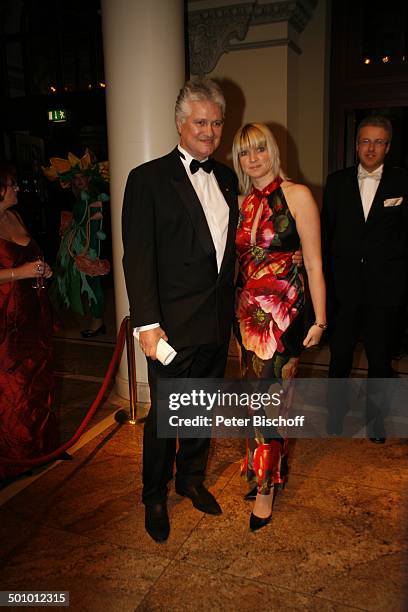 Prof. Dr.Guido Knopp, Ehefrau Gabriella, Gala 25.Frankfurter Opernball, Frankfurt, Hessen, Deutschland, Europa, "Frankfurter Oper", Abendkleid,...