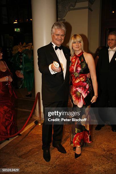 Prof. Dr.Guido Knopp, Ehefrau Gabriella, Gala 25.Frankfurter Opernball, Frankfurt, Hessen, Deutschland, Europa, "Frankfurter Oper", Abendkleid,...