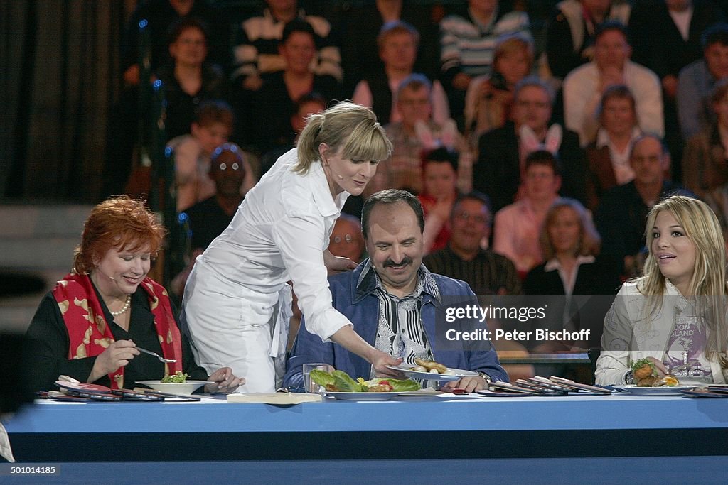 Barbara Salesch, Barbara Eligmann, Johann Lafer, Chiara Ohoven, Sat1 - Ostern - TV - Show - 'Jetzt geht's um die Eier!', Gerry Weber Stadion, Halle, W