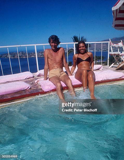 Rudi Carrell, Ehefrau Anke, Luxury-Hotel, "Las Brisas", Acapulco, Mexiko, Mittel-Amerika, Urlaub, , Badehose, Bikini, Pool, Wasser, lachen,...