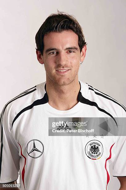 Christoph Metzelder, Porträt, Portrait, geb.: 5. November 1980, Sternzeichen: Skorpion, Köln, Deutschland, , Prod.-Nr.: 984/2006, Fußball-Trikot,...