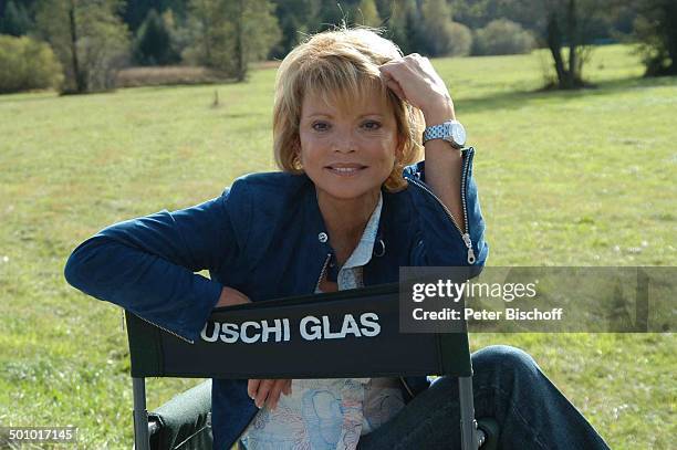 Uschi Glas, ARD-Reihe: "Zwei am großen See", Starnberger See, Deutschland, , P.-Nr.: 1434/2004, Komödie, Regie-Stuhl, Schauspielerin, Promi JB; Foto:...