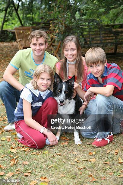 Lavinia Thelen , Janos Körtge , Schwester Sarah Körtge , Jonas Laux , Hund "Otto", ARD-Serie "Familie Sonnenfeld", Folge "Vertrauen" und "Glück im...