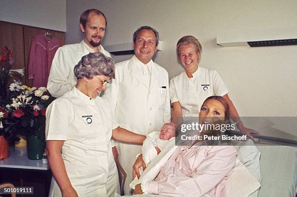 Anke Carrell, Sohn Alexander Carrell, , Krankenschwester, Ärzte-Team, Chefarzt Dr.Luck , Krankenhaus/"Links der Weser", Bremen/Deuschland, ,...