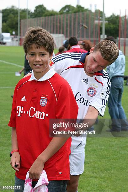 Lukas Podolski , Fan, Allianz Arena, München, Deutschland, , P.-Nr. 1116/2006, signieren, Autogramm, schreiben, Fußballer, Sport, Profi-Sportler...