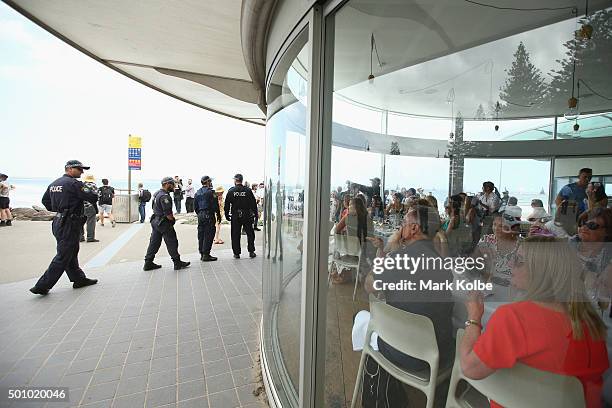 Sydney Riots 59 Remembering Cronulla Riots 10 Years On Stock Photos, High-Res ...