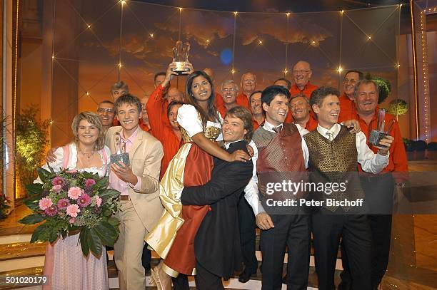 Rudy Giovannini und Belsy mit dem Chor "Choro Monti Pallidi" , "Claudia und Alexx" , "Vincent und Fernando" , 1-3. Sieger der ZDF-Musikshow "Grand...