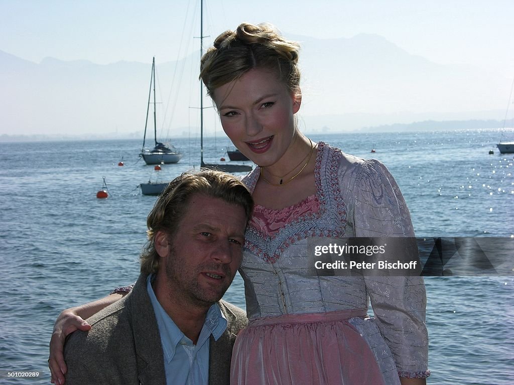 Michael von Au, Johanna Christine Gehlen, Dreharbeiten zum ARD-Film 'Utta Danella - Der Himmel in Deinen Augen', Chiemsee/Fraueninsel, Deutschland, 10