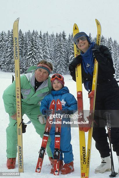 Fritz Wepper, Tochter Sophie Wepper , , Ehefrau Angela Wepper, Skiurlaub in Tirol, Söll, Österreich, , Skier, Berg, Schnee, Skibrille, Schauspieler,...